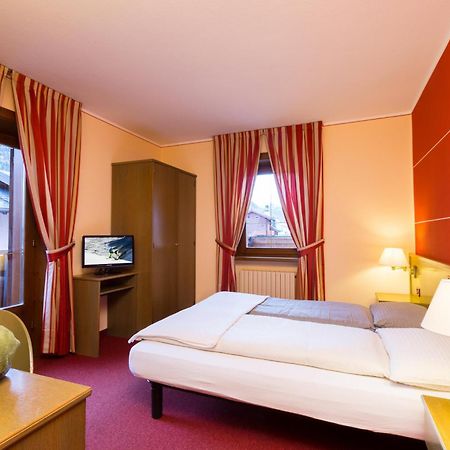 Hotel Krone リヴィーニョ エクステリア 写真