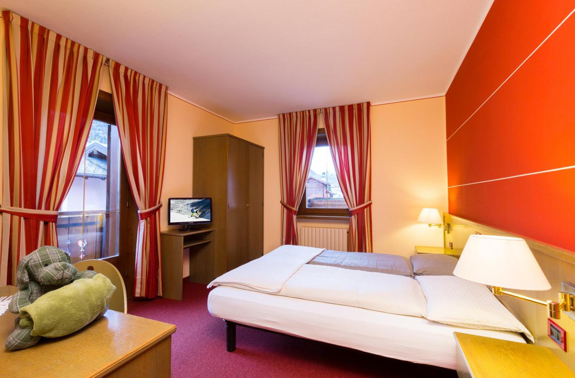 Hotel Krone リヴィーニョ エクステリア 写真